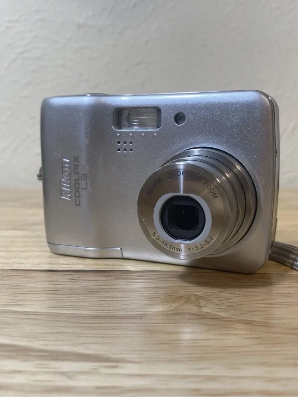 Nikon COOLPIX L3 5.1MP Digital Y2K Camera Silver 3x Zoom Vintage Tested